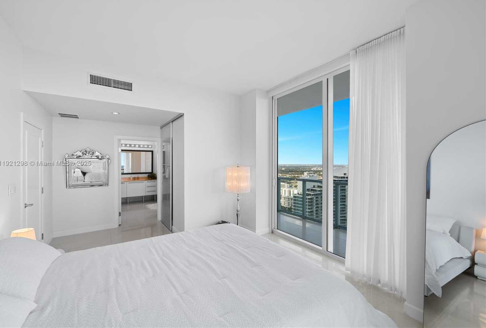 Imagen de Pequeño Objeto