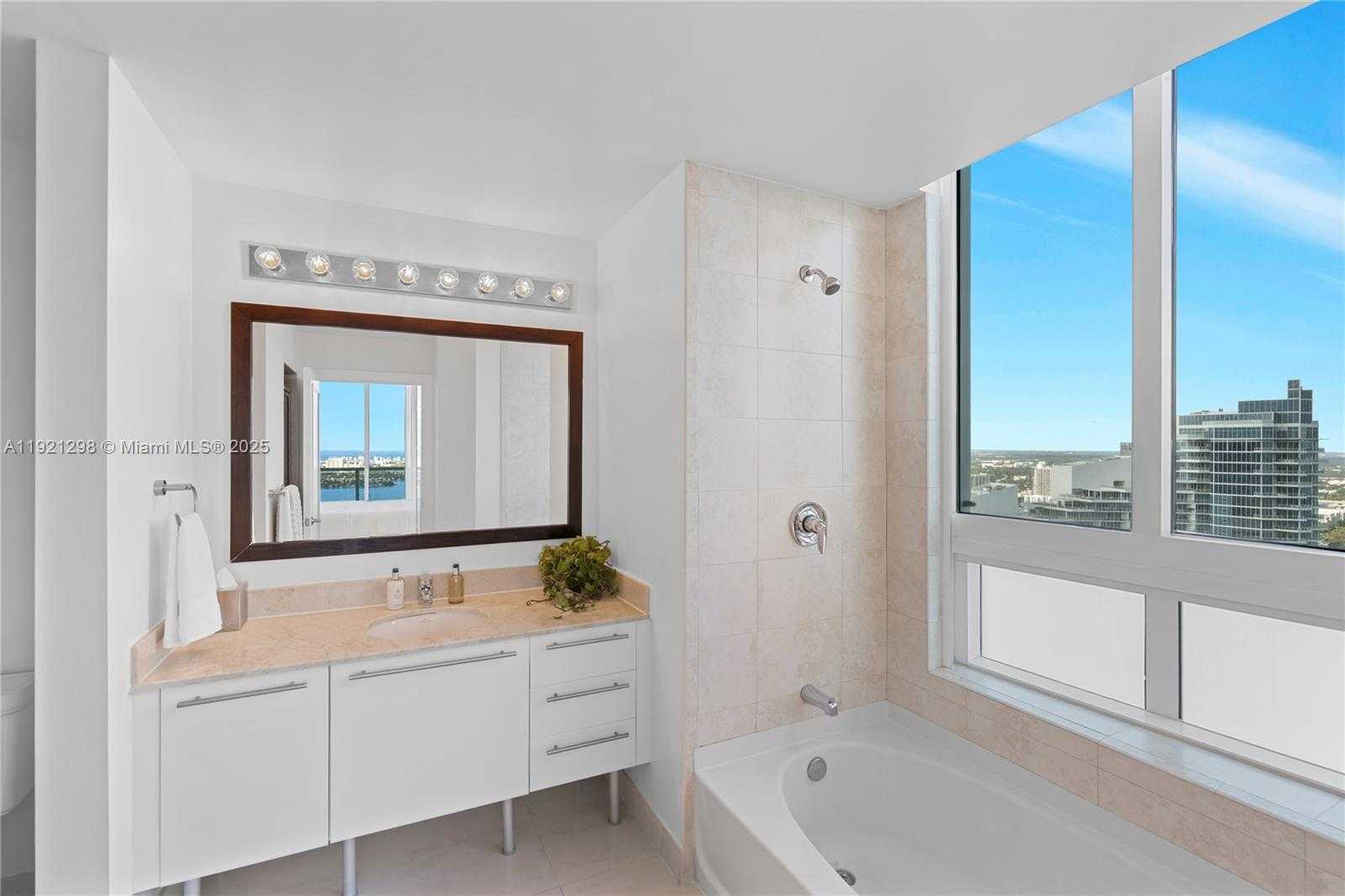 Imagen de Pequeño Objeto