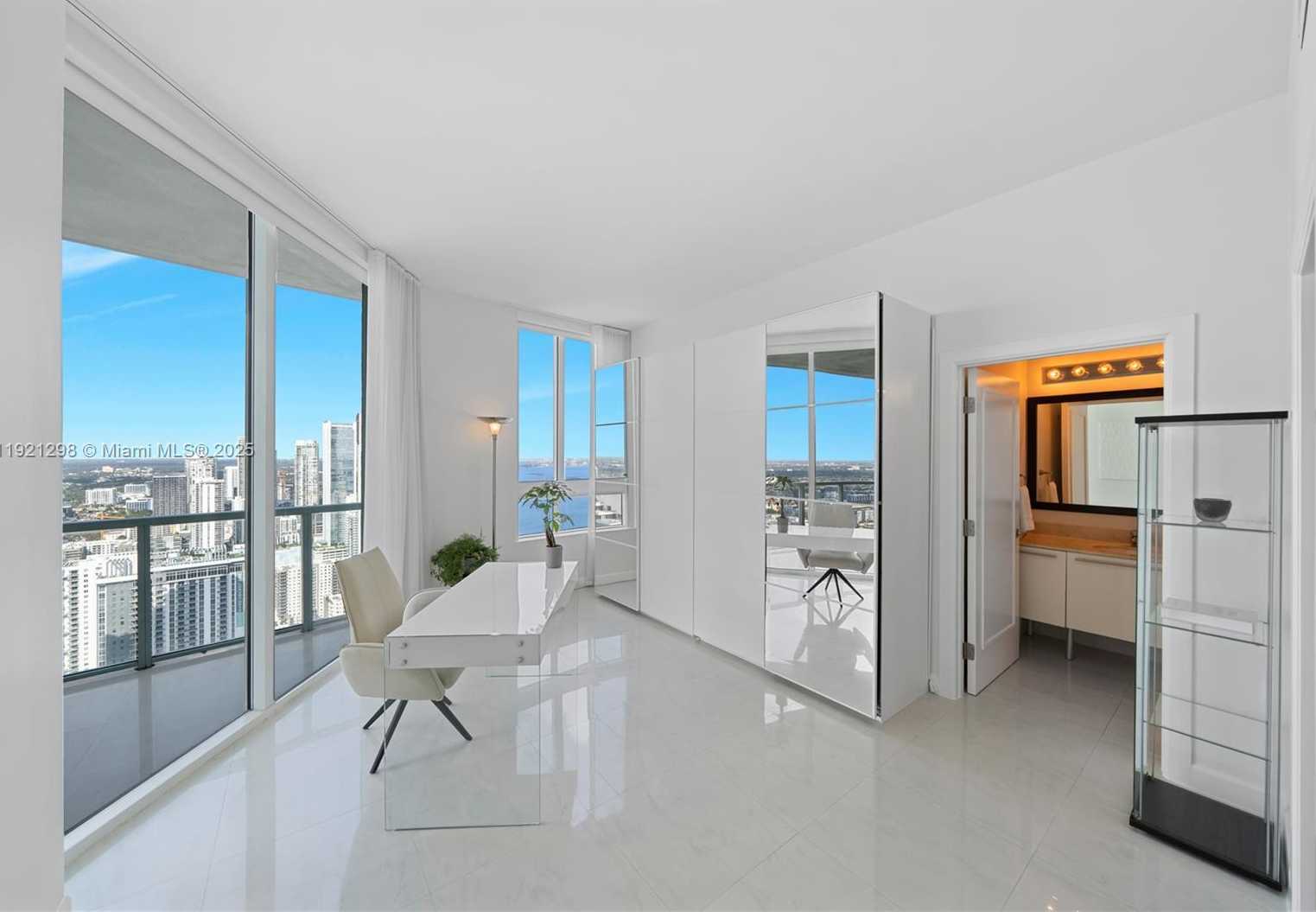 Imagen de Pequeño Objeto