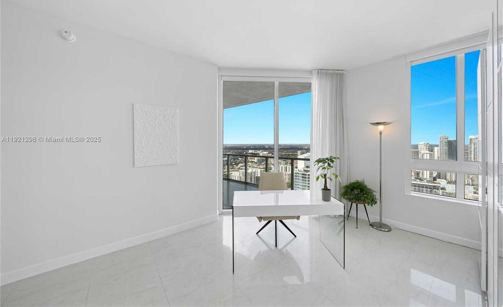 Imagen de Pequeño Objeto