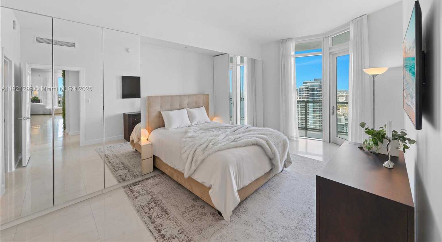 Imagen de Pequeño Objeto