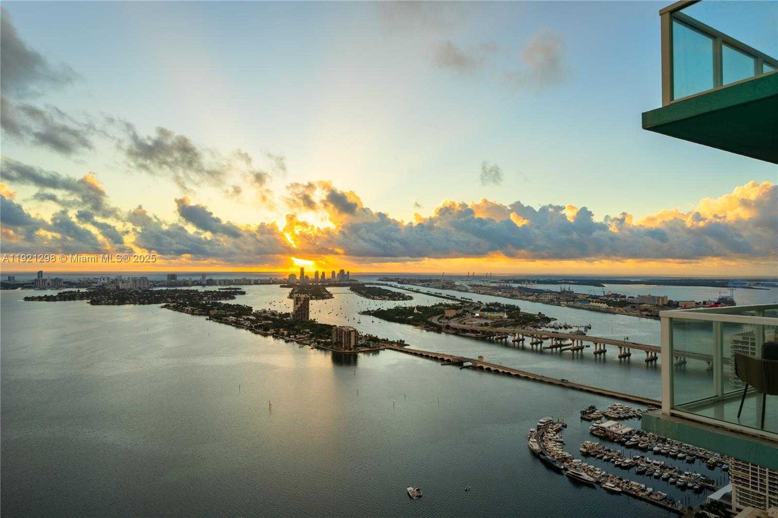 Imagen de Pequeño Objeto