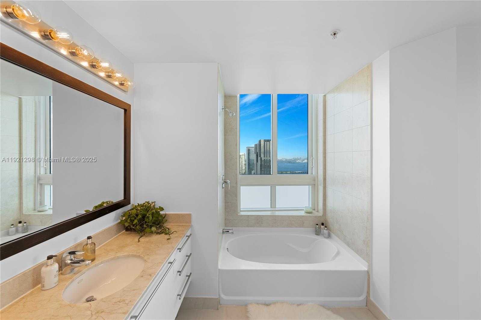 Imagen de Pequeño Objeto