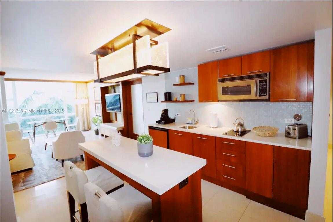 Small Image of 6801 COLLINS AVE #315, Miami Beach Number 10