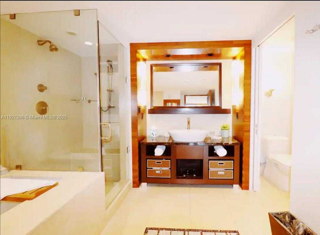 Small Image of 6801 COLLINS AVE #315, Miami Beach Number 17