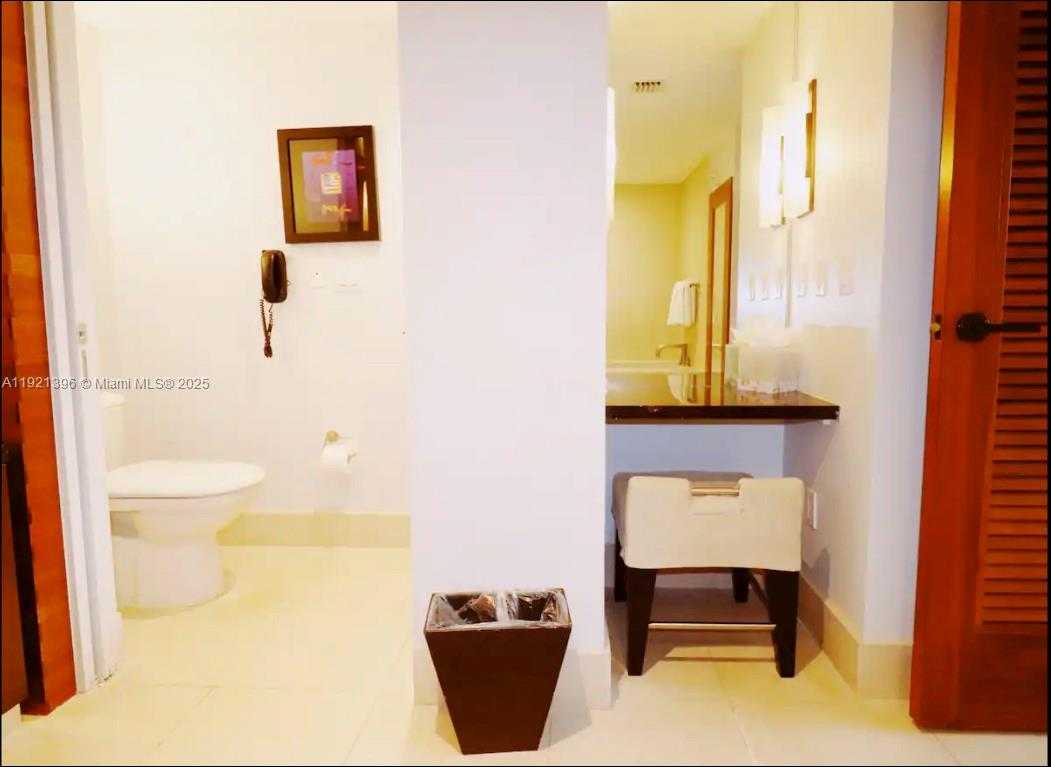 Small Image of 6801 COLLINS AVE #315, Miami Beach Number 19