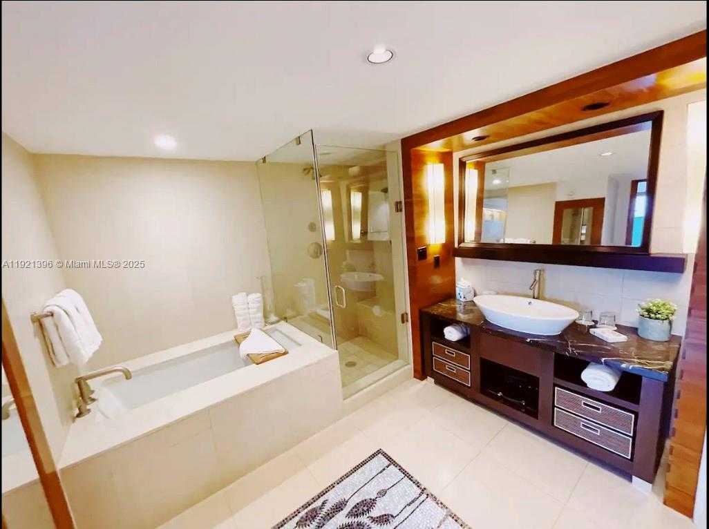 Small Image of 6801 COLLINS AVE #315, Miami Beach Number 20