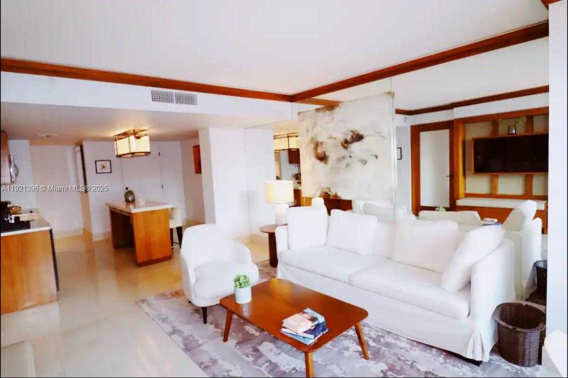 Small Image of 6801 COLLINS AVE #315, Miami Beach Number 3