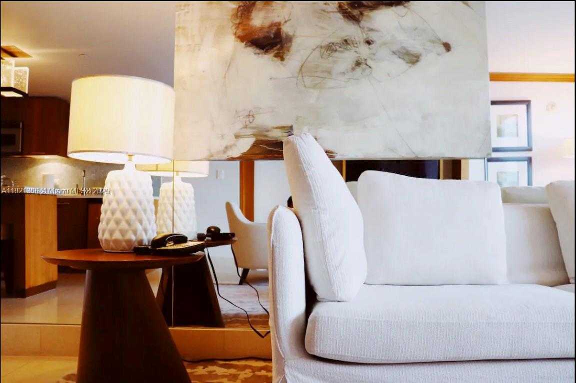 Small Image of 6801 COLLINS AVE #315, Miami Beach Number 4