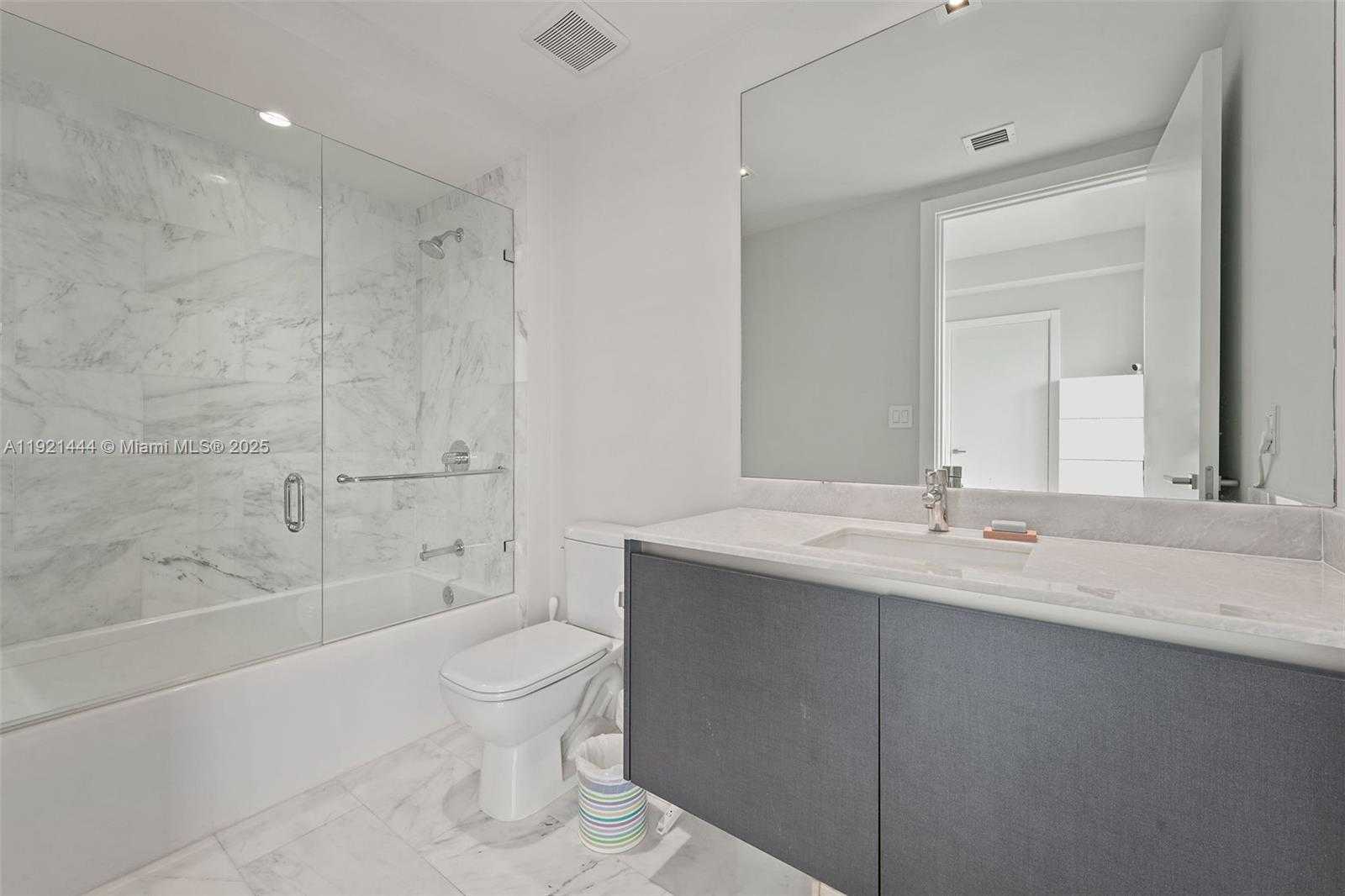 Small Image of 1451 BRICKELL AVE #2802, Miami Number 13