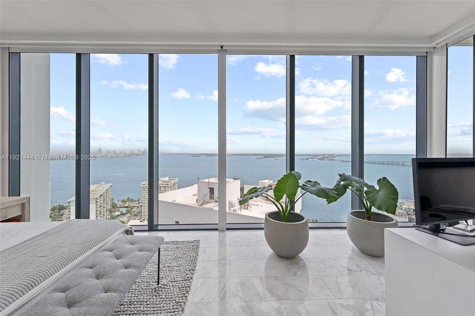 Small Image of 1451 BRICKELL AVE #2802, Miami Number 16