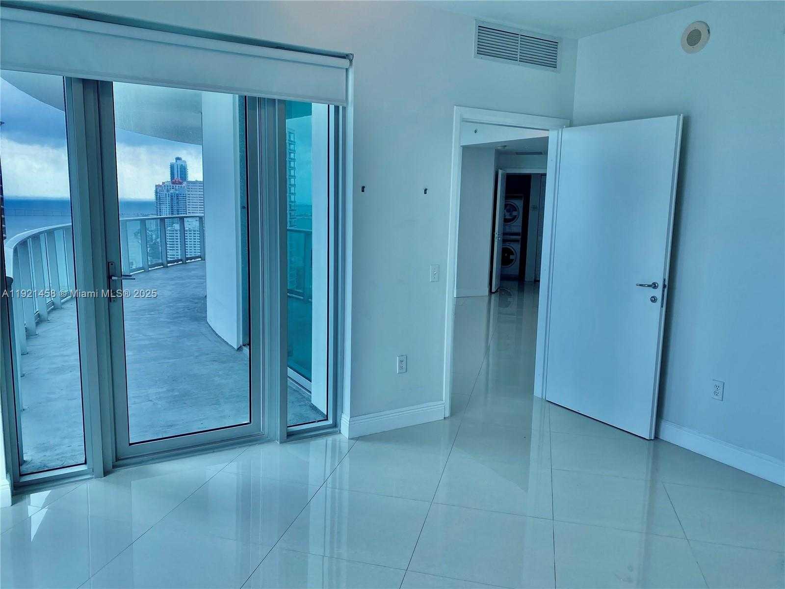 Small Image of 300 SOUTH BISCAYNE BLVD #2710, Miami Number 5