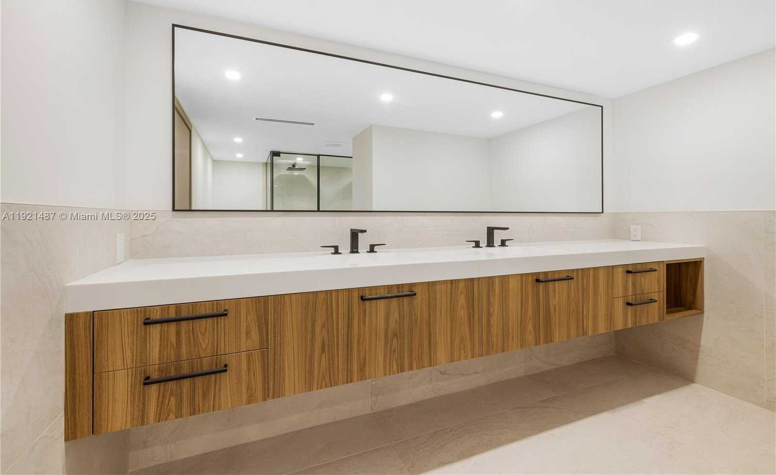 Small Image of 10155 COLLINS AVE #202, Bal Harbour Number 34