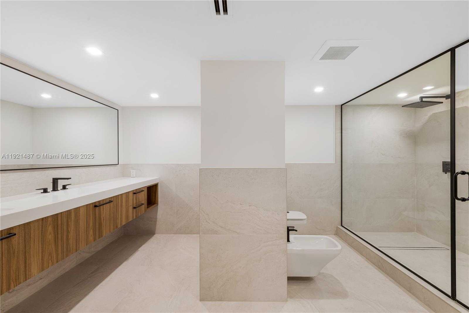 Small Image of 10155 COLLINS AVE #202, Bal Harbour Number 36
