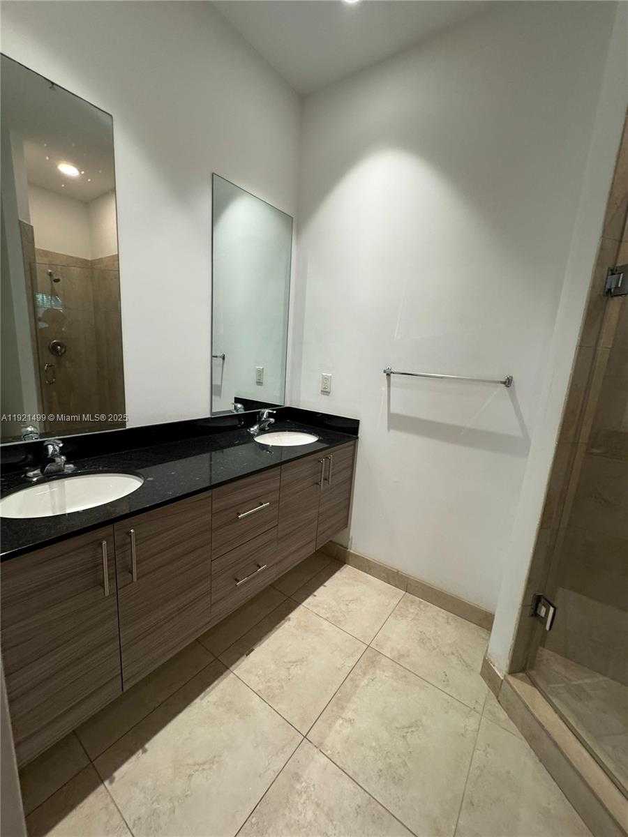 Imagen de Pequeño Objeto