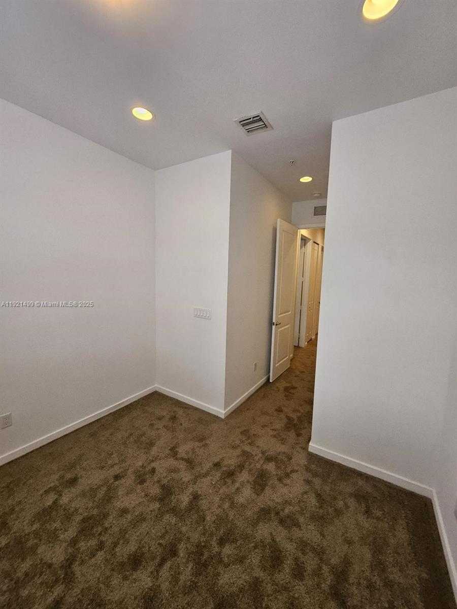 Imagen de Pequeño Objeto