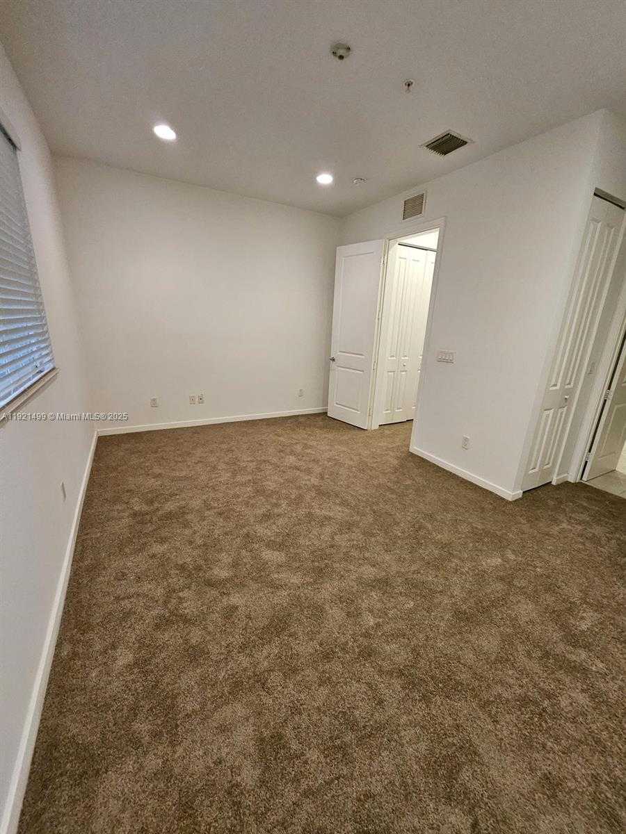 Imagen de Pequeño Objeto