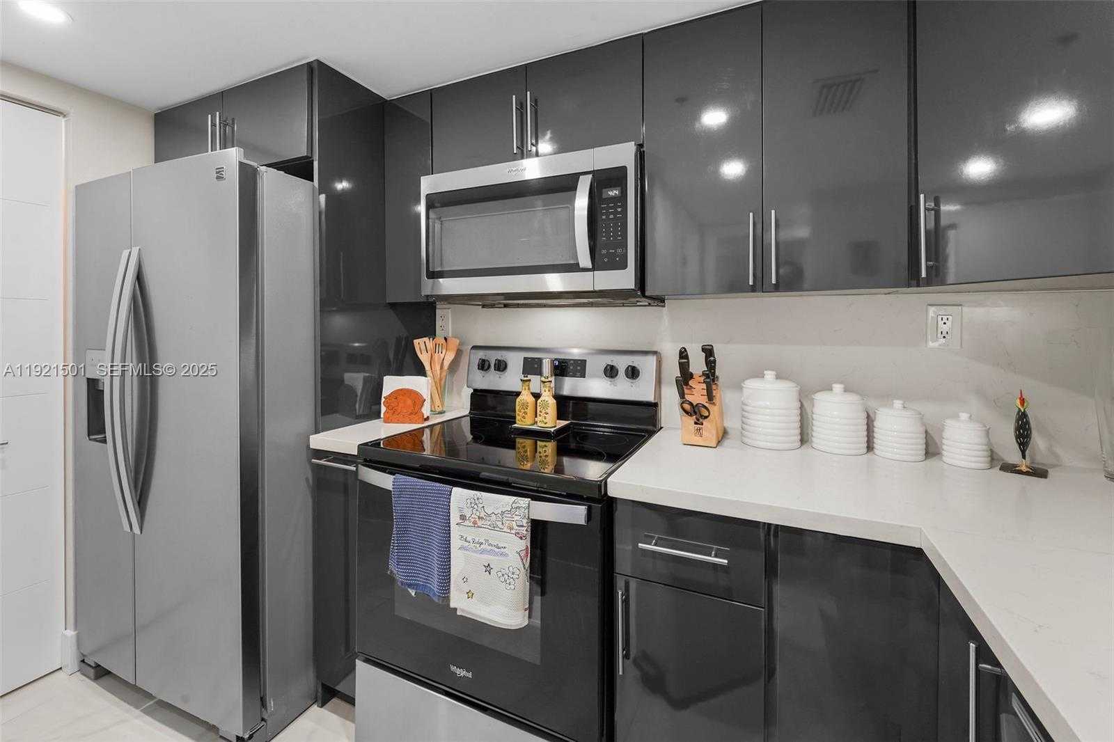 Small Image of 650 WEST AVE #306, Miami Beach Number 14