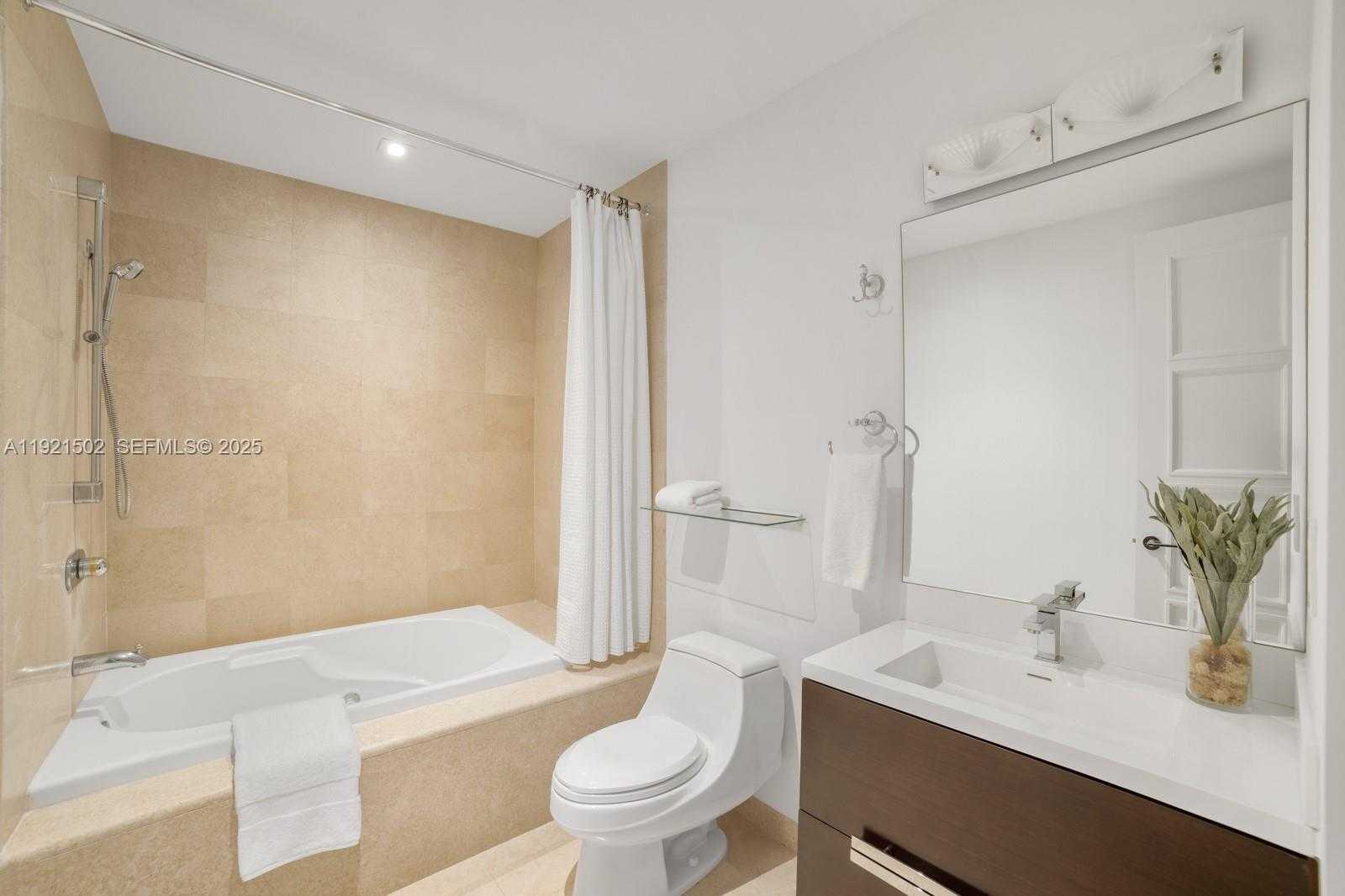 Small Image of 1643 BRICKELL AVE #4902, Miami Number 31