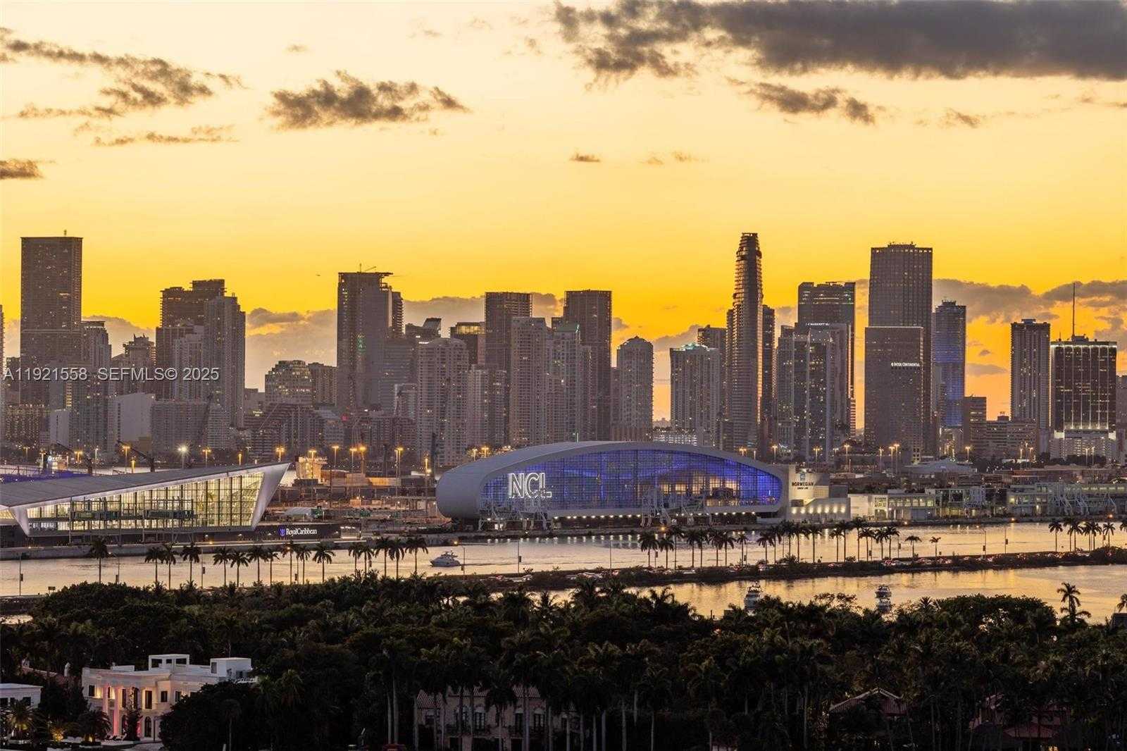 Small Image of 650 WEST AVE #2801, Miami Beach Number 1