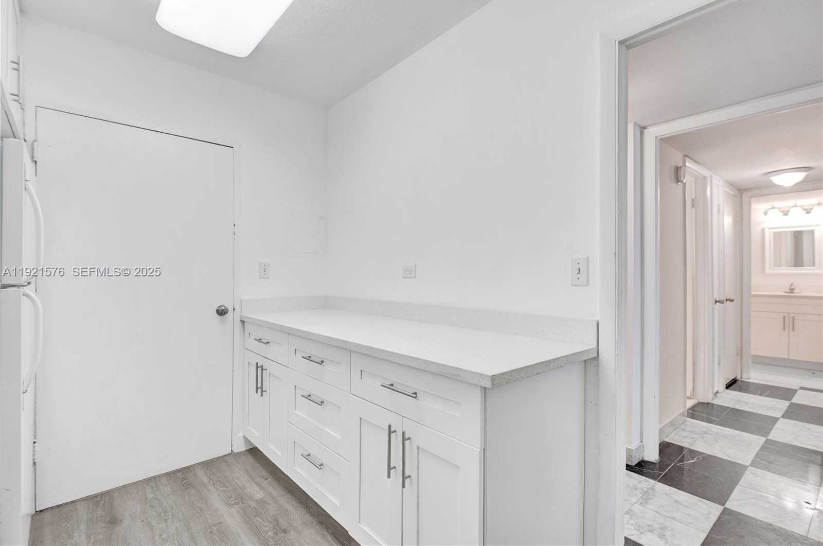 Small Image of 5555 COLLINS AVENUE #3C, Miami Beach Number 12