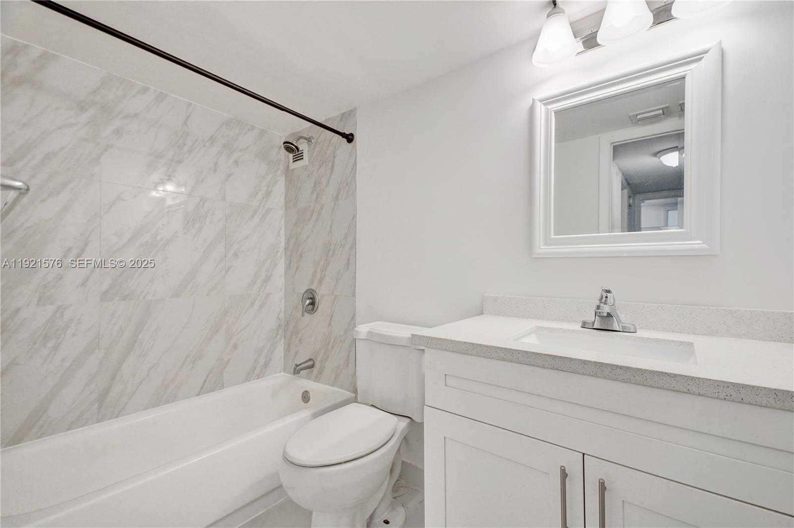 Small Image of 5555 COLLINS AVENUE #3C, Miami Beach Number 16