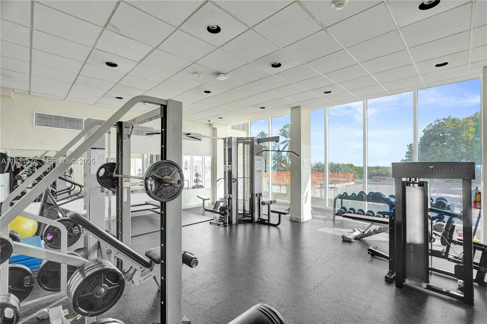 Small Image of 5555 COLLINS AVENUE #3C, Miami Beach Number 20