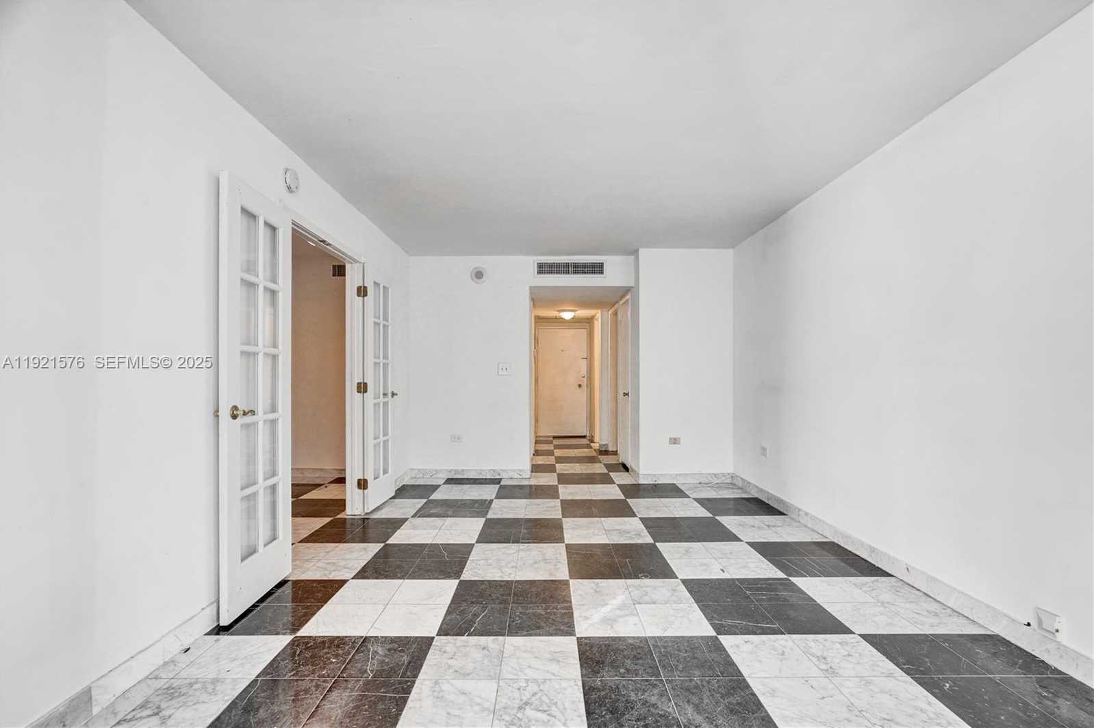 Small Image of 5555 COLLINS AVENUE #3C, Miami Beach Number 7
