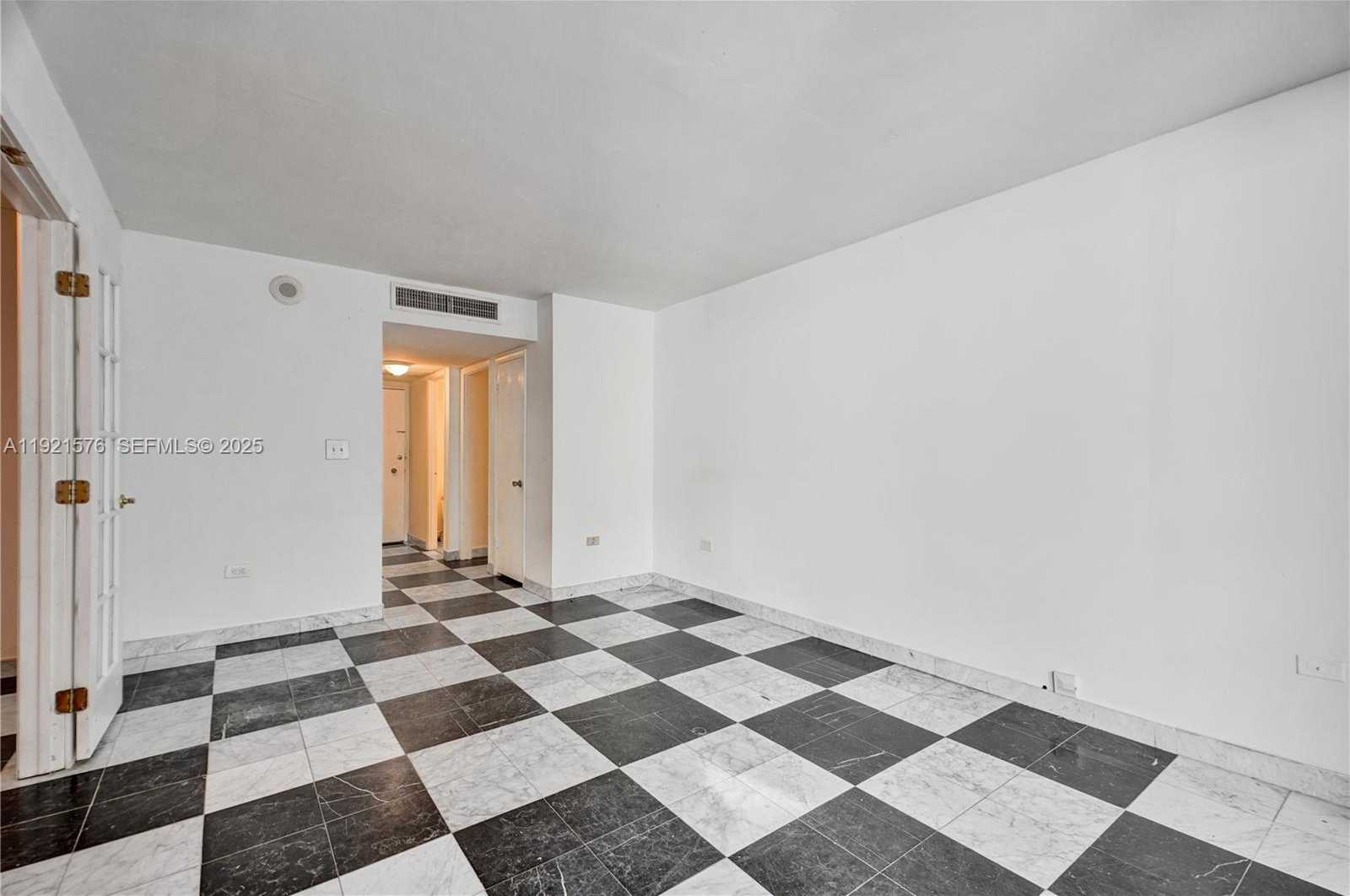 Small Image of 5555 COLLINS AVENUE #3C, Miami Beach Number 8