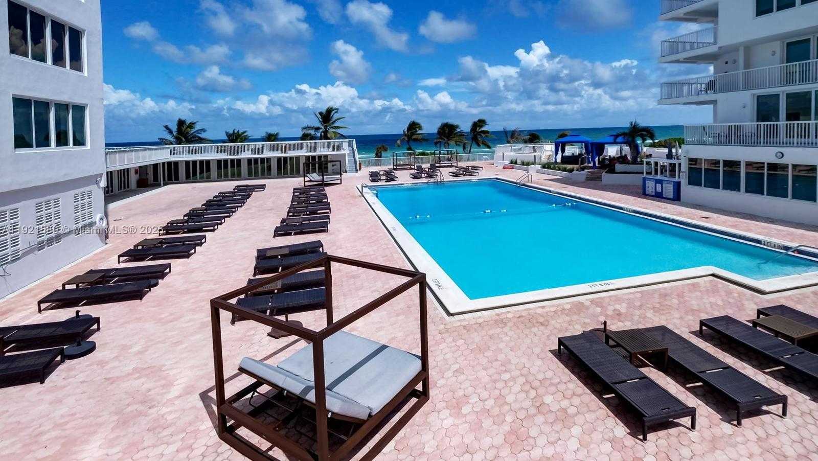 Small Image of 5401 COLLINS AVE #340, Miami Beach Number 23