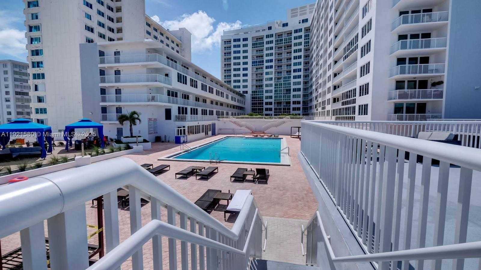 Small Image of 5401 COLLINS AVE #340, Miami Beach Number 25