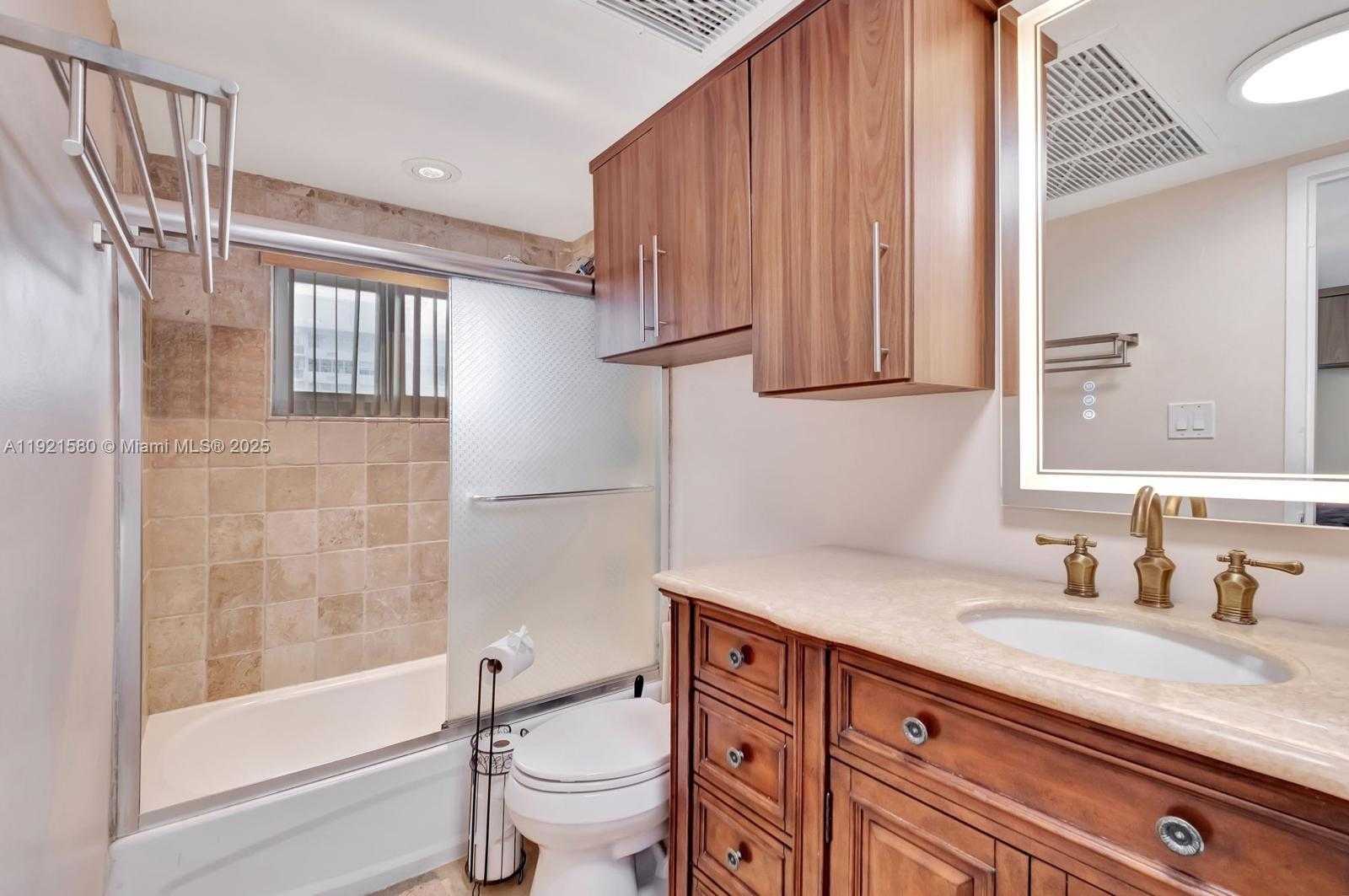 Small Image of 5401 COLLINS AVE #340, Miami Beach Number 39