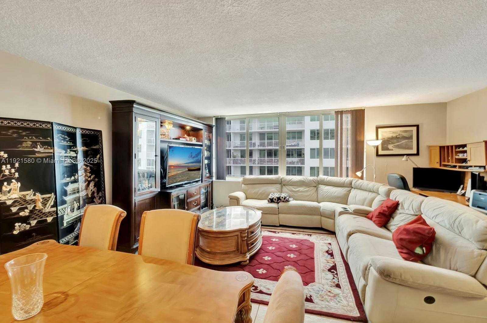 Small Image of 5401 COLLINS AVE #340, Miami Beach Number 45