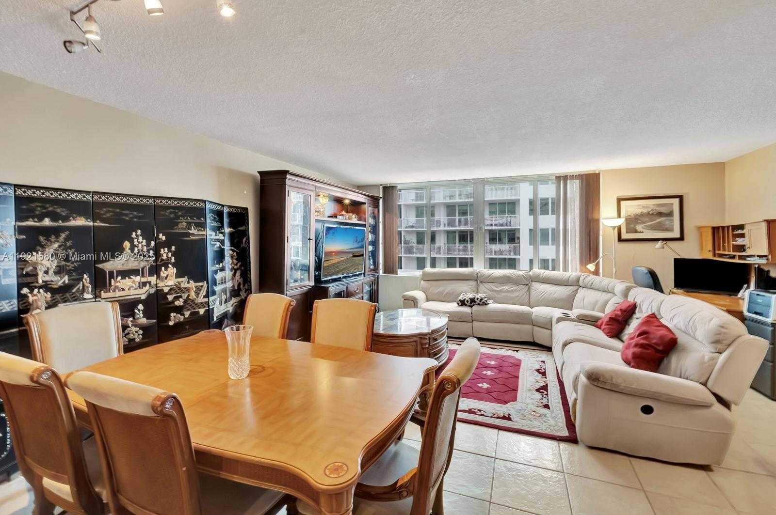 Small Image of 5401 COLLINS AVE #340, Miami Beach Number 48