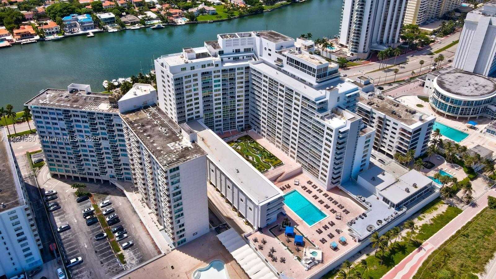 Small Image of 5401 COLLINS AVE #340, Miami Beach Number 7