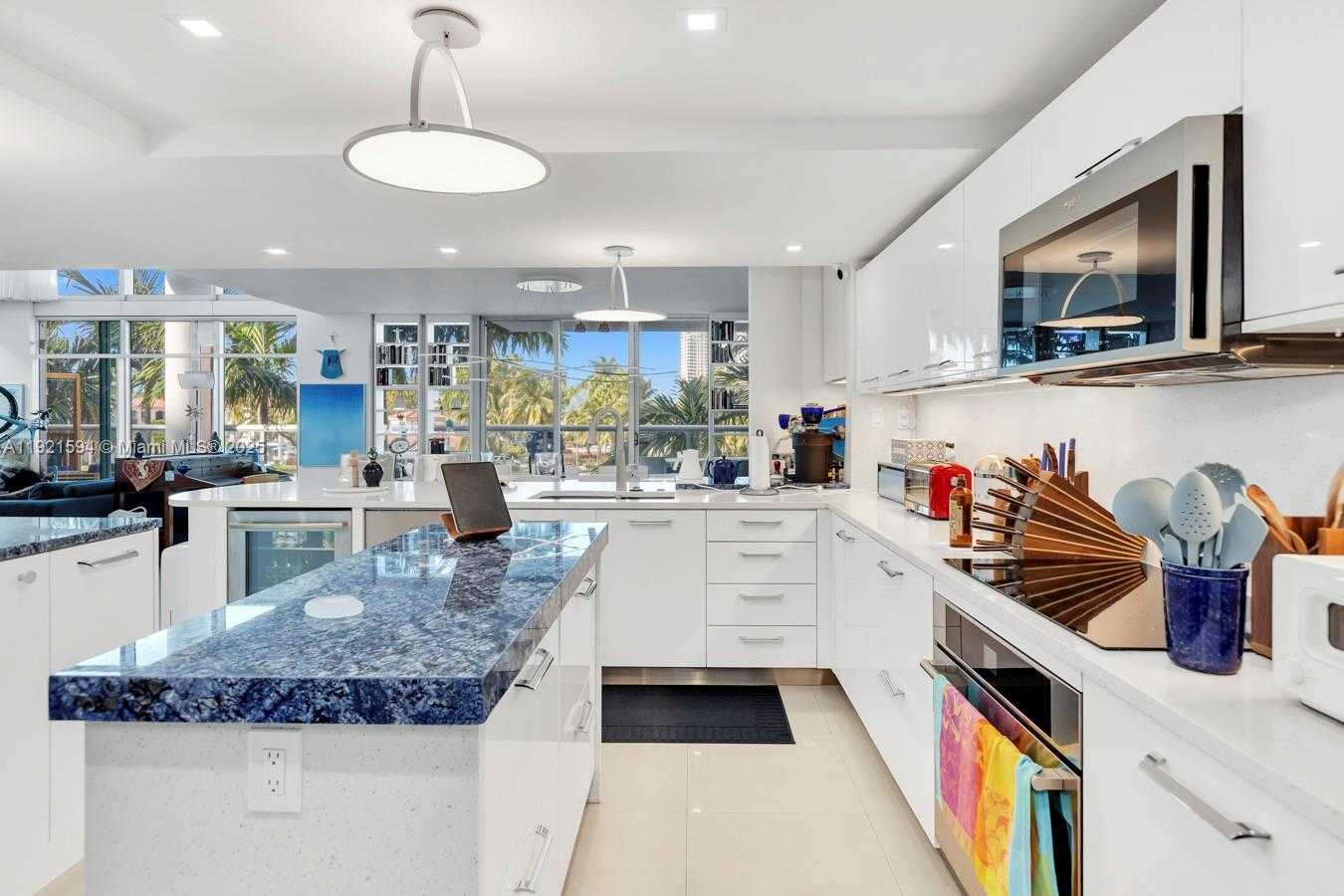 Imagen de Pequeño Objeto