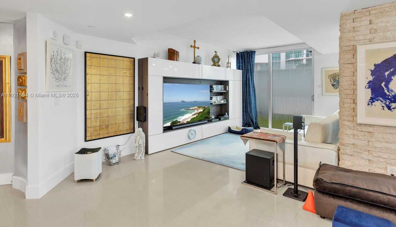 Imagen de Pequeño Objeto