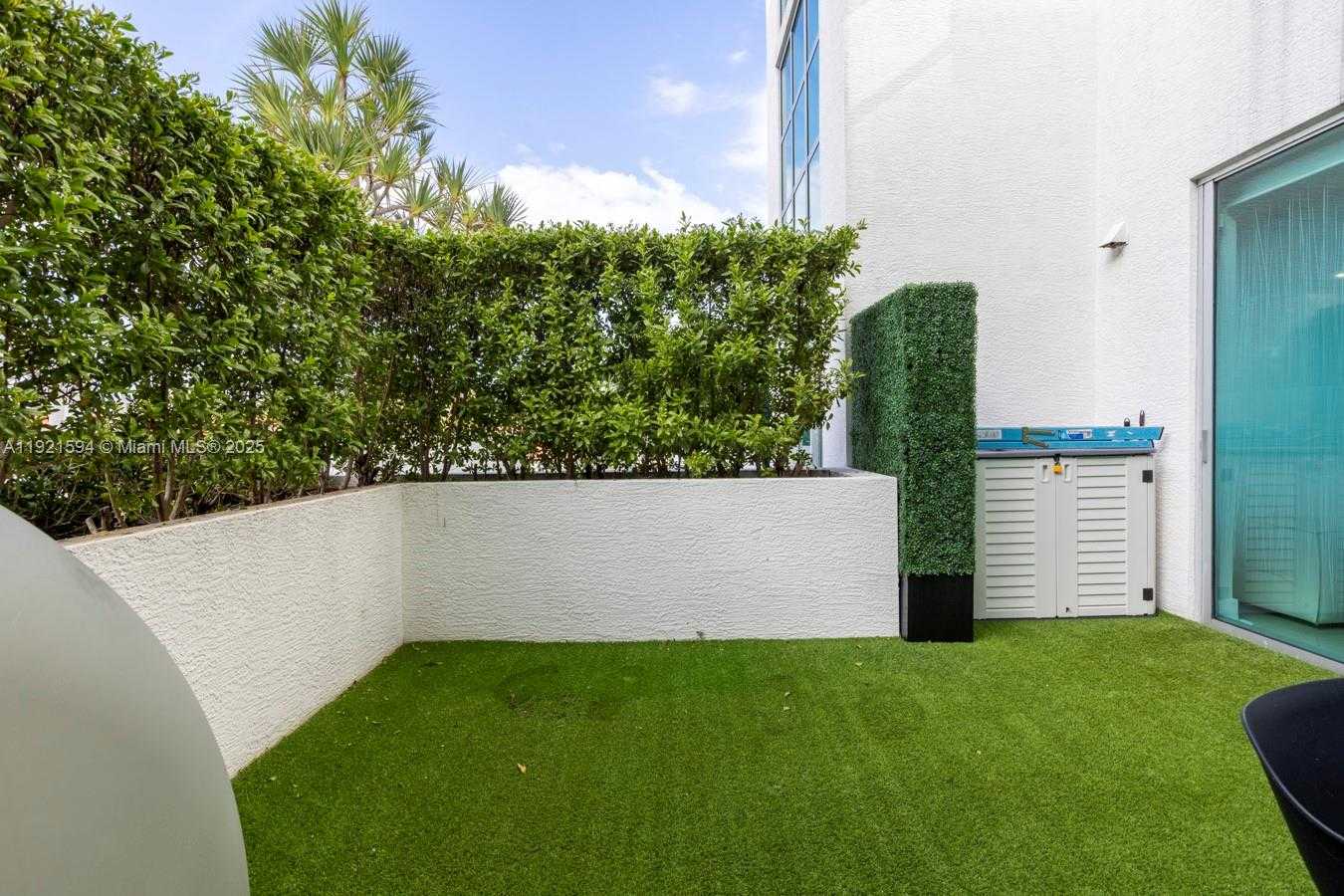 Imagen de Pequeño Objeto