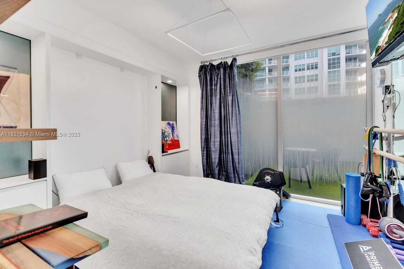 Imagen de Pequeño Objeto