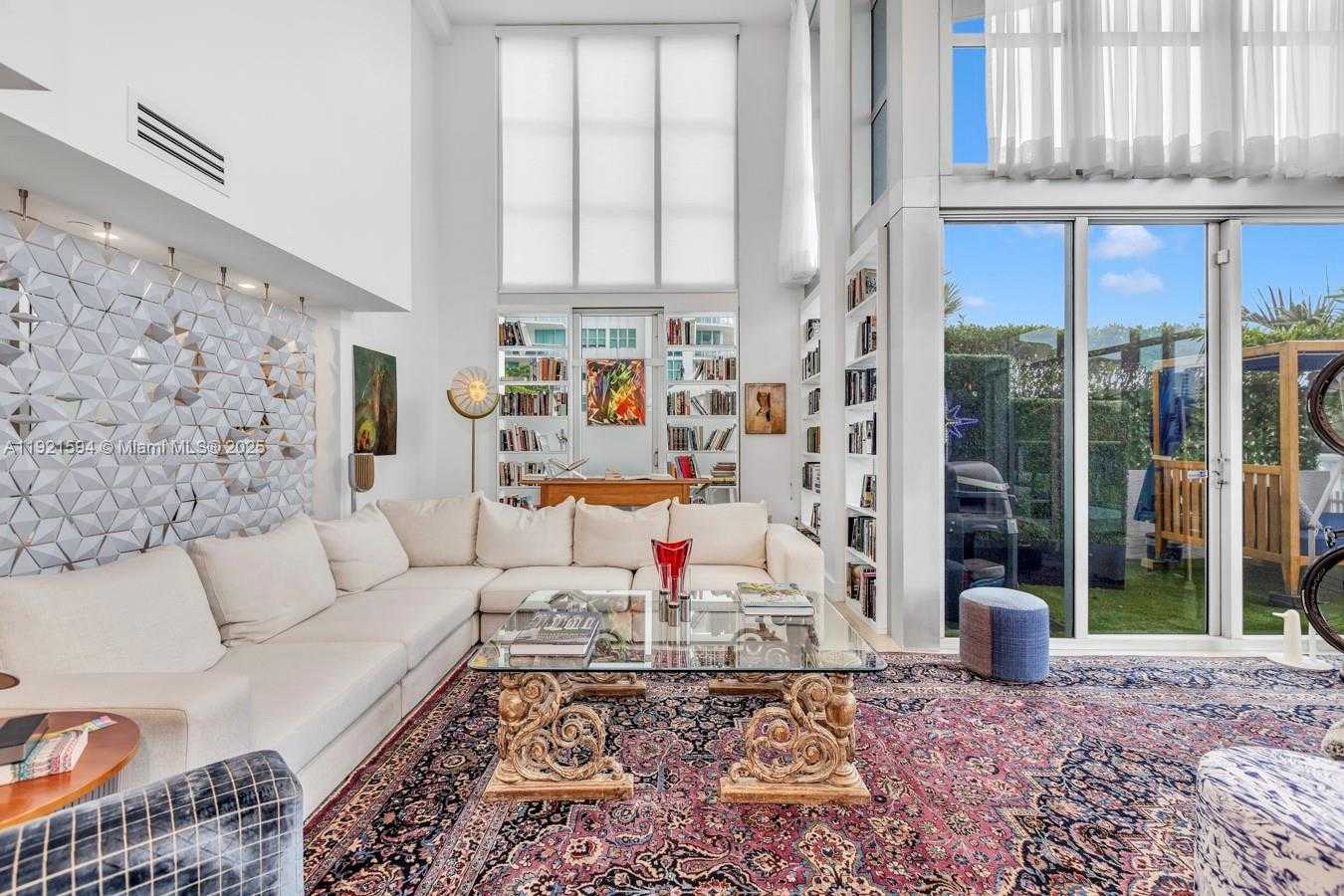 Imagen de Pequeño Objeto