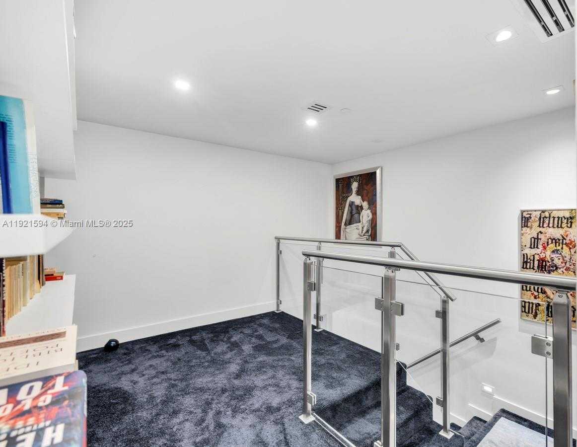 Imagen de Pequeño Objeto