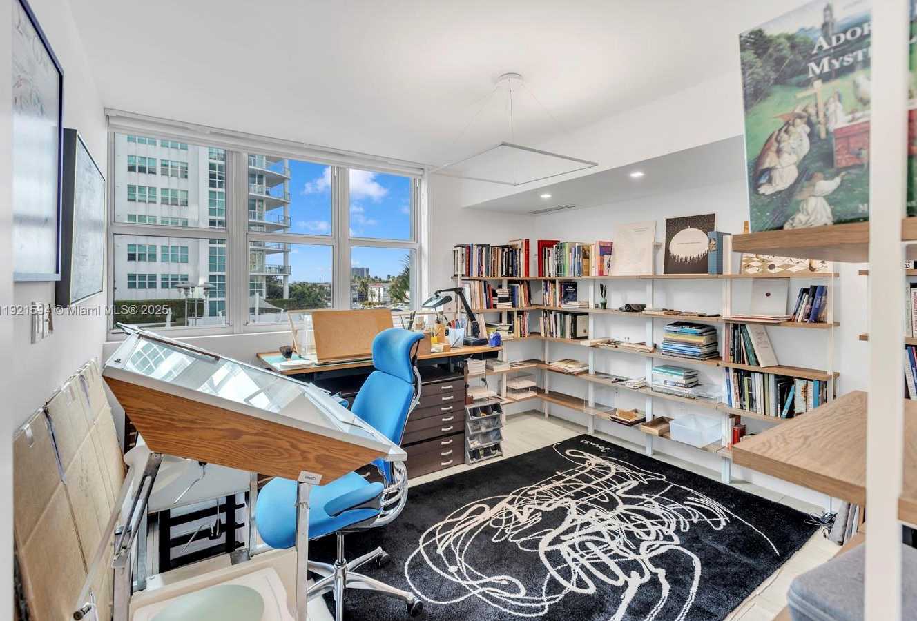 Imagen de Pequeño Objeto