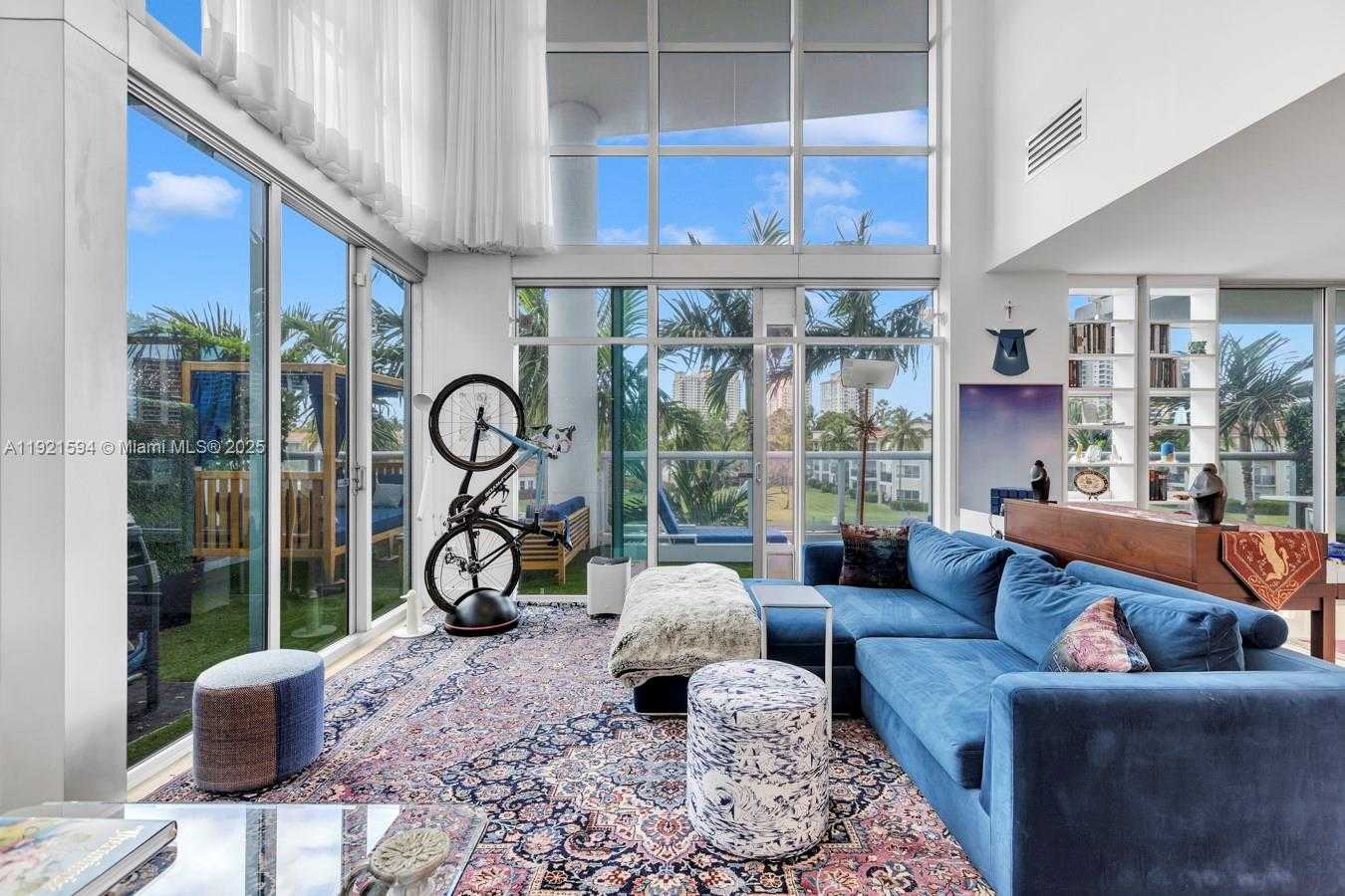 Imagen de Pequeño Objeto