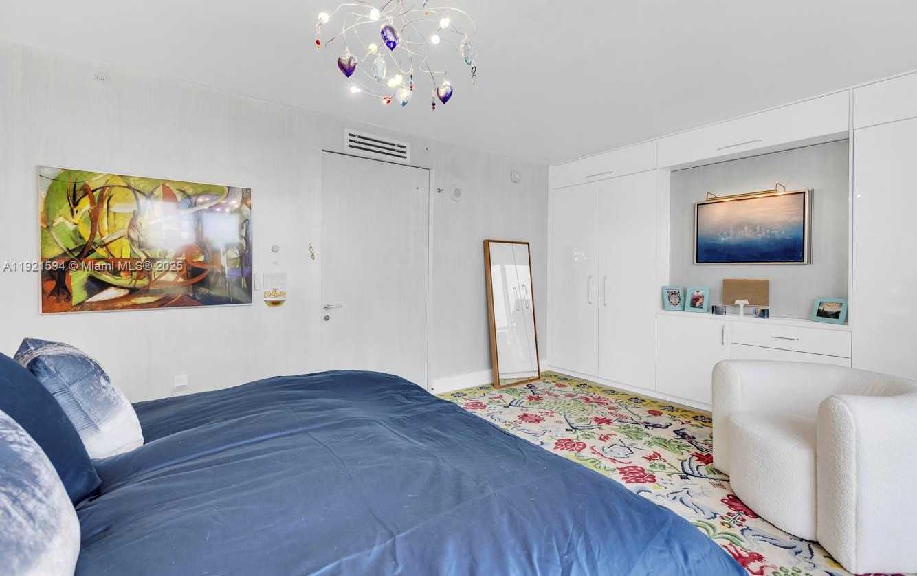 Imagen de Pequeño Objeto