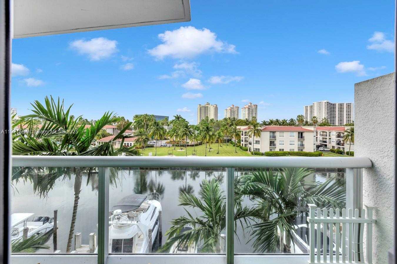 Imagen de Pequeño Objeto