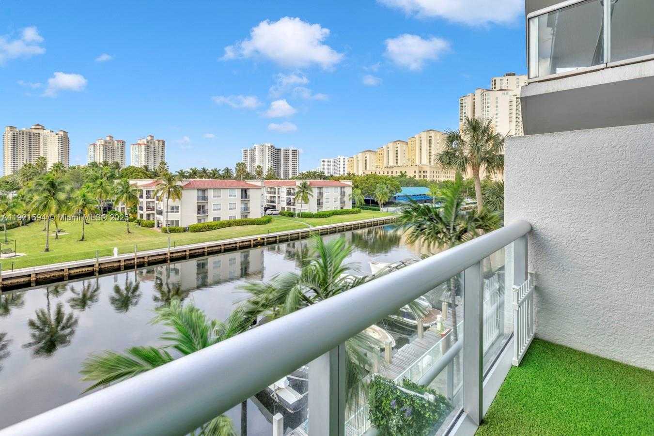 Imagen de Pequeño Objeto