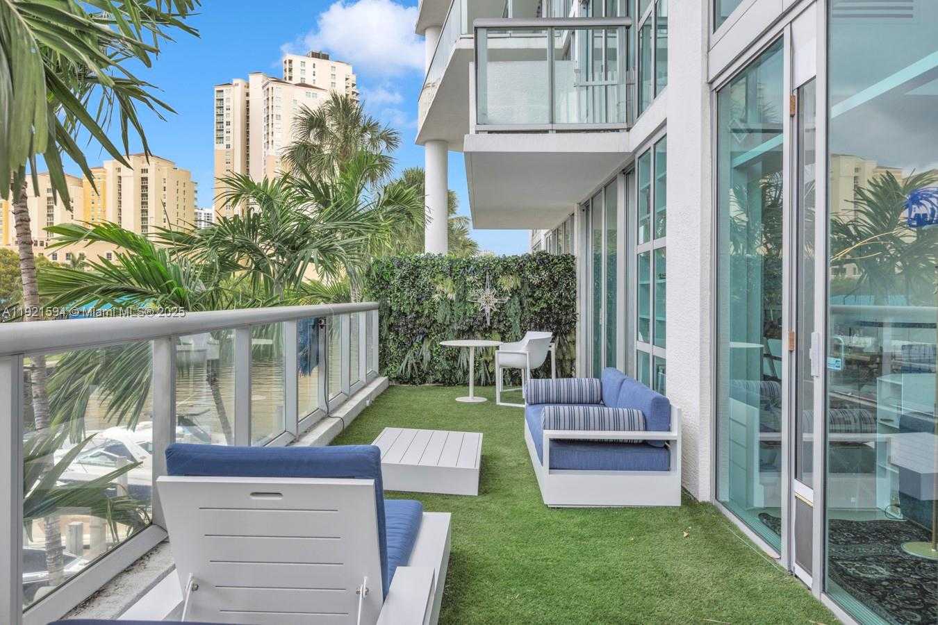 Imagen de Pequeño Objeto