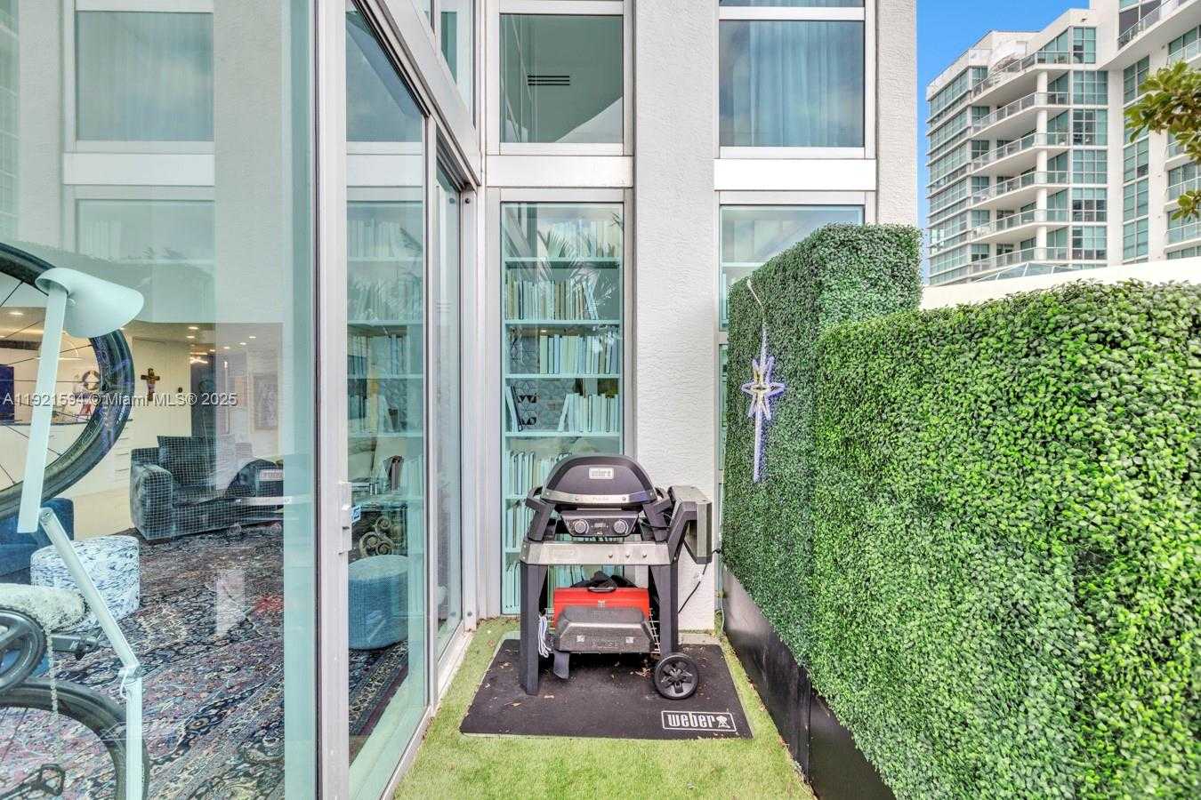 Imagen de Pequeño Objeto