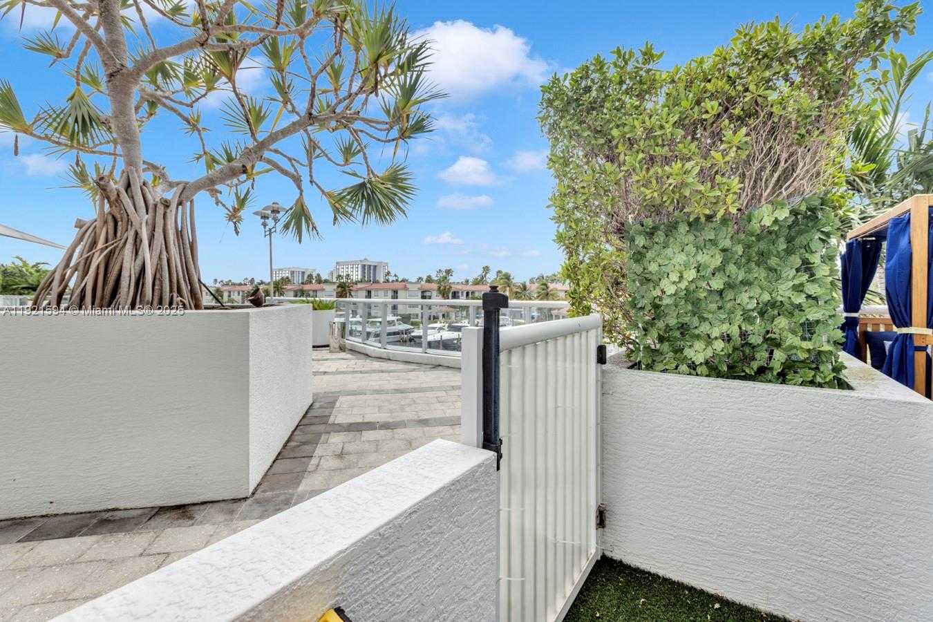 Imagen de Pequeño Objeto