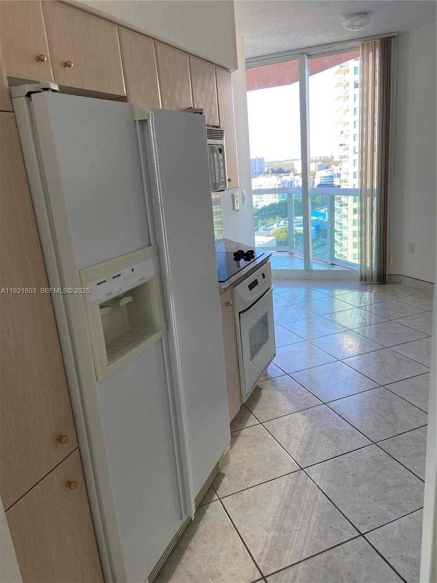 Small Image of 3370 HIDDEN BAY DR #1914, Aventura Number 7